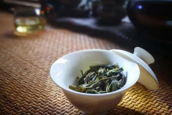 茶叶隔夜还能继续泡吗,隔夜茶不能反复泡