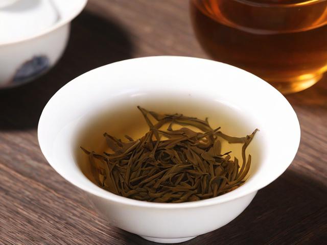 喝茶放多少茶叶合适?掌握不同茶具与茶叶用量技巧