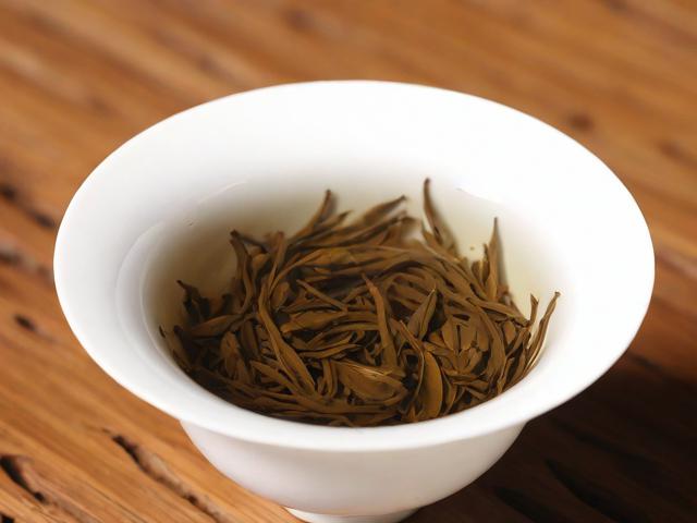凤凰名茶价格解析：历史、现状与未来趋势