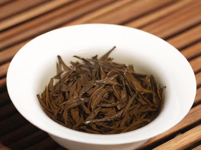 班章名茶的产地故事、健康益处及日常养生应用