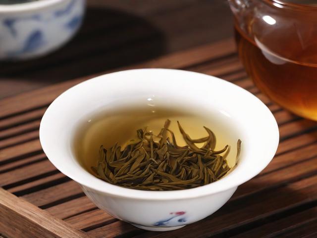 传统名茶有哪些：中国十大名茶排名及功效解析