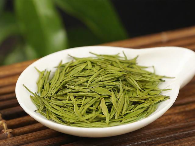 单株古树茶叶价格多少钱一斤：全面解析影响价格的关键因素