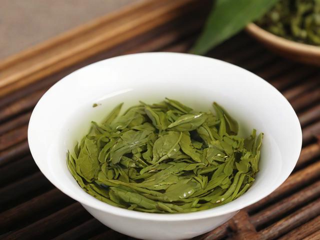 安溪名茶铁观音：历史、冲泡技巧与健康价值全解析