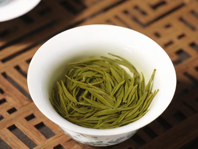 庐山的名茶：如何鉴别正宗庐山云雾茶的质量与特点