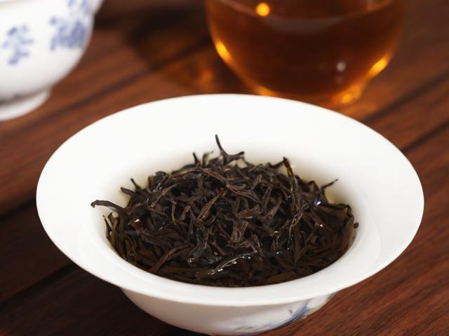 黑茶名茶:了解历史、功效与品鉴技巧,开启你的黑茶之旅