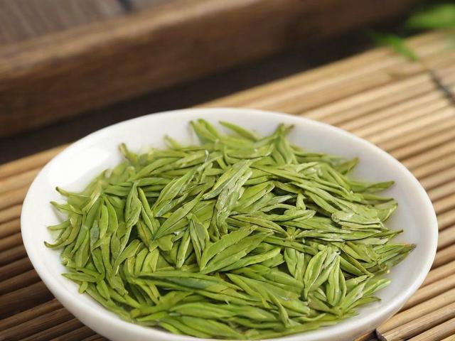 绿茶四大名茶的功效与产地介绍,品鉴西湖龙井、黄山毛峰、庐山云雾和六安瓜片