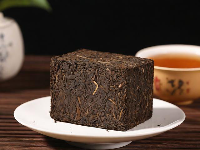 班章野生茶王砖的功效与冲泡技巧,体验普洱茶的独特魅力