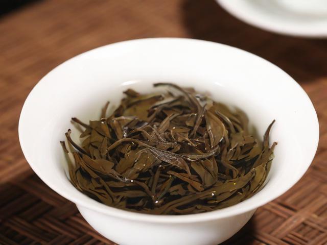 曼松老茶头的功效与冲泡技巧，品味普洱茶的独特魅力