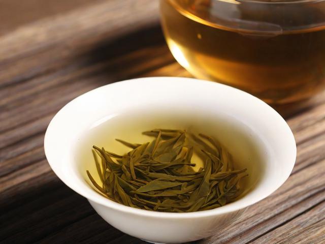 冰岛百年古树茶的功效与正确冲泡方法,体验大自然的馈赠