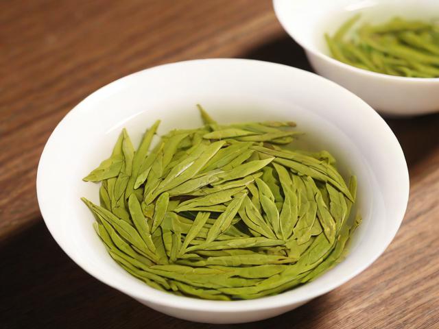 探寻绿茶的名茶:西湖龙井、碧螺春与黄山毛峰的品鉴与保存技巧