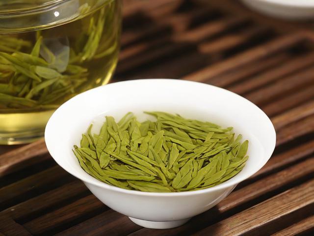 全国名茶排名详解:西湖龙井、武夷岩茶等茶叶的文化与特色