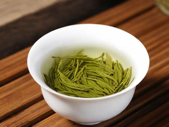 汉中四大名茶:仙毫、茯茶、炒青绿茶与红茶的起源与独特魅力