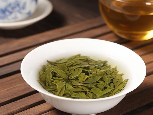 台湾名茶排名及选购指南:冻顶乌龙、高山茶等十大名茶详解