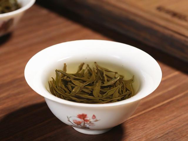 中国十大名茶是哪些？全面解析种类、产地及品鉴技巧