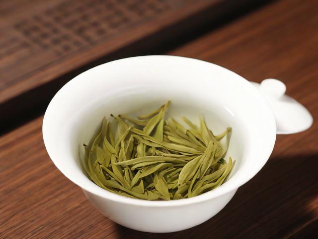 中国十大名茶白茶：历史、功效与选购指南