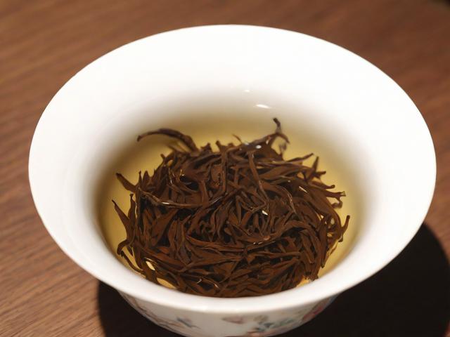澜沧主要产什么茶：普洱茶与滇红茶的独特魅力及品鉴方法