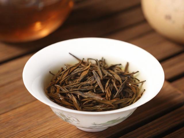 福建名茶肉桂:独特种植环境与文化价值的全面解析