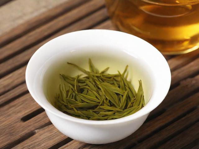 各种茶的属性详解:从绿茶到黑茶的健康功效与饮用指南