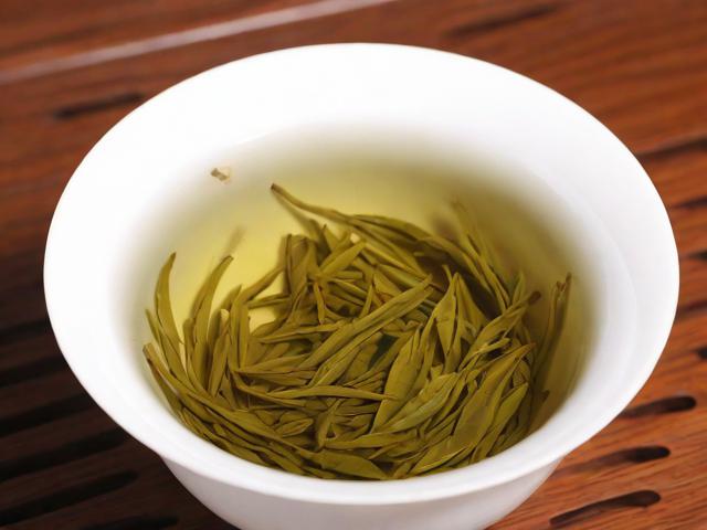 黄茶名茶介绍：了解历史、工艺与健康功效，挑选优质黄茶的全攻略