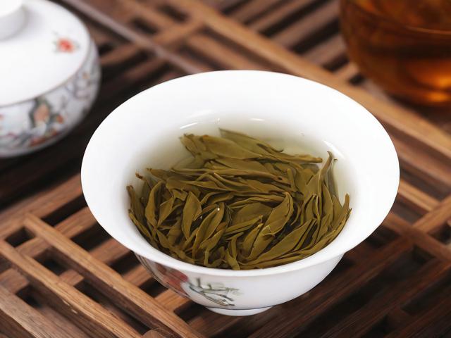 中国茶叶十大名茶的历史、功效与产地解析