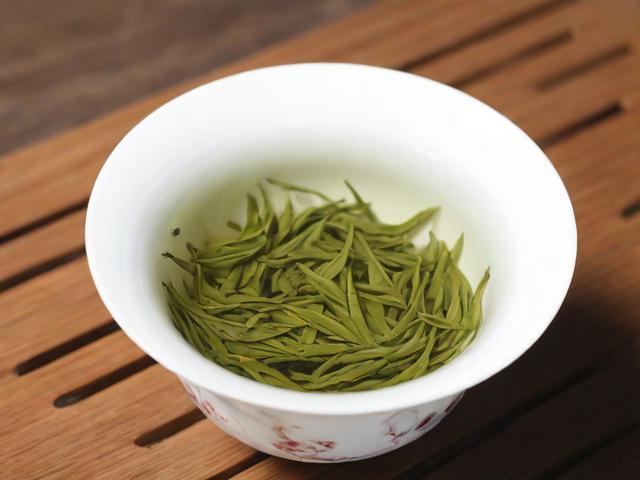 滴翠剑名茶价格分析：历史、品质与消费群体全解析