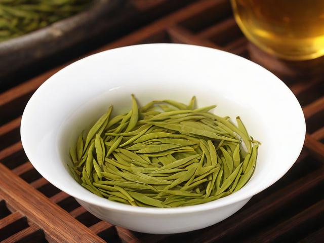 湖南湘西名茶：古丈毛尖与保靖黄金茶的独特风味与文化价值
