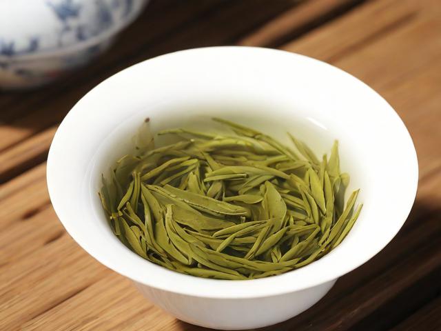 广西的茶叶有哪些名茶:全面解析桂平西山茶、凌云白毫茶等特色茶叶