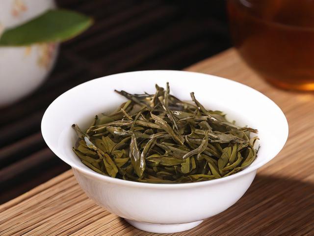 云南古树茶一般多少钱一斤？全面解析价格影响因素与选购技巧