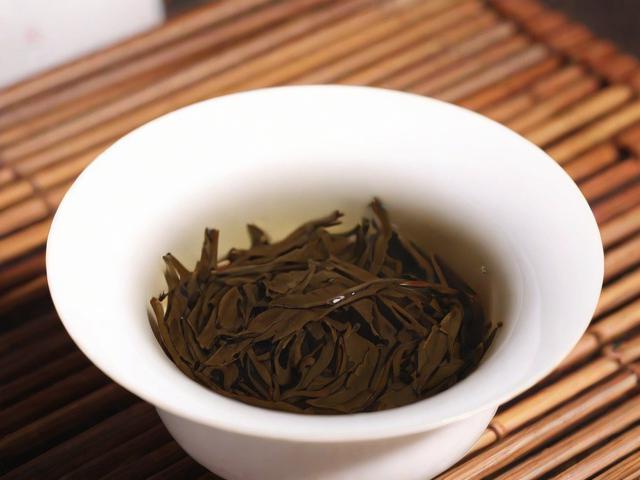 茶叶排行榜及价格：全面解析中国十大名茶与普洱茶的投资收藏价值