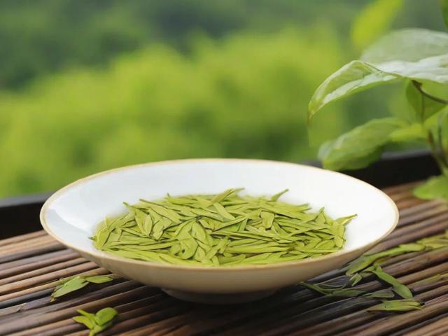 杭州名茶是什么：探寻龙井、径山茶等背后的文化与经济价值