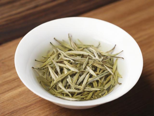 老树白毫银针属于什么茶_白茶中的高端珍品解析