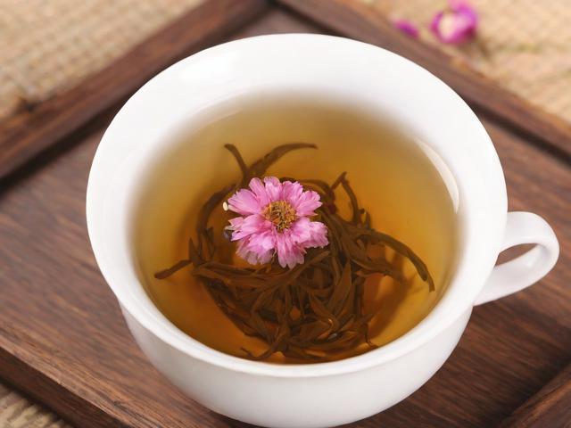 适合女性喝的茶叶排行榜:红茶、绿茶、花果茶功效大揭秘