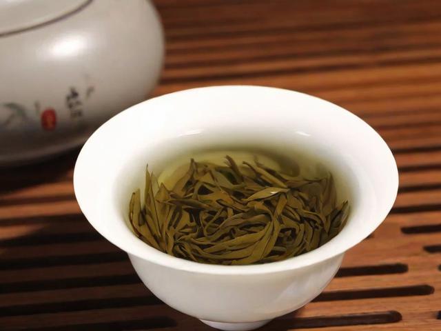 贵州十大名茶排行榜:品鉴历史与文化的茶叶之旅