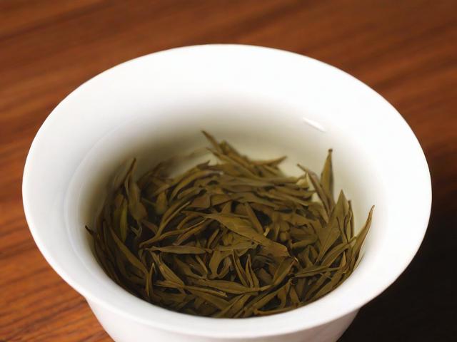 出名的茶叶有哪些：中国十大名茶与世界四大名茶全解析
