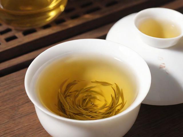 茶叶有黄绒毛的奥秘：如何挑选、冲泡与品鉴高品质茶叶