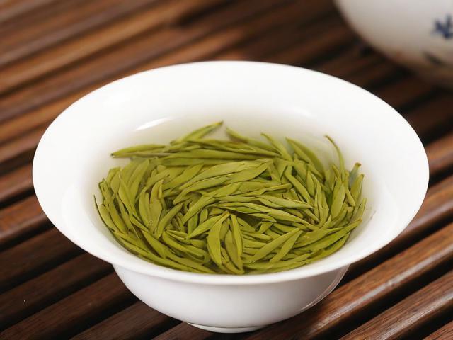 毛尖茶长什么样子?全面解析毛尖茶的外形特点及挑选技巧