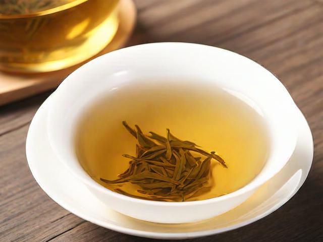 凉性茶叶有哪些种类及功效推荐_每日饮用注意事项与好处