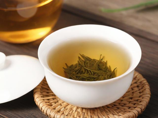 淡茶有哪些茶叶？适合日常饮用的淡茶种类及健康益处