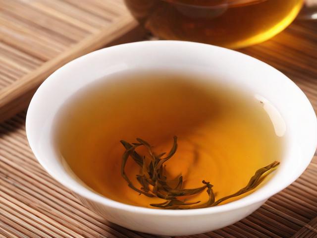 各种茶类的功效与冲泡技巧大全，让你轻松享受健康茶饮