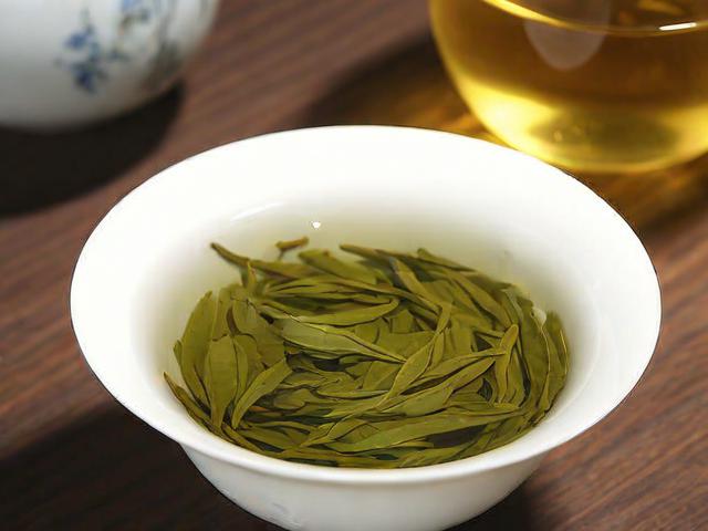 潮汕四大茶叶:凤凰单丛、大乌叶、水仙茶和铁观音的品鉴与选择