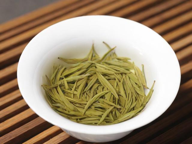白色茶叶有哪些品种?白毫银针、白牡丹等全面解析
