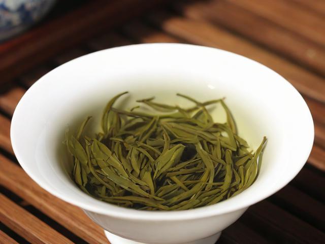 探索海南出名茶叶：五指山红茶、水满绿茶与黎族山兰茶的文化魅力