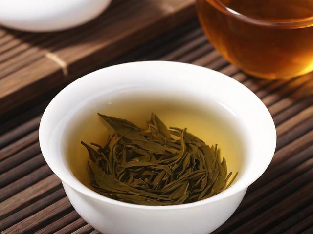 过期茶叶还能喝吗？全面解析安全性及生活妙用