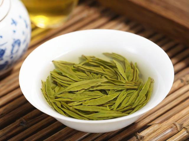 全面了解茶叶绿茶：从历史到健康益处及储存方法