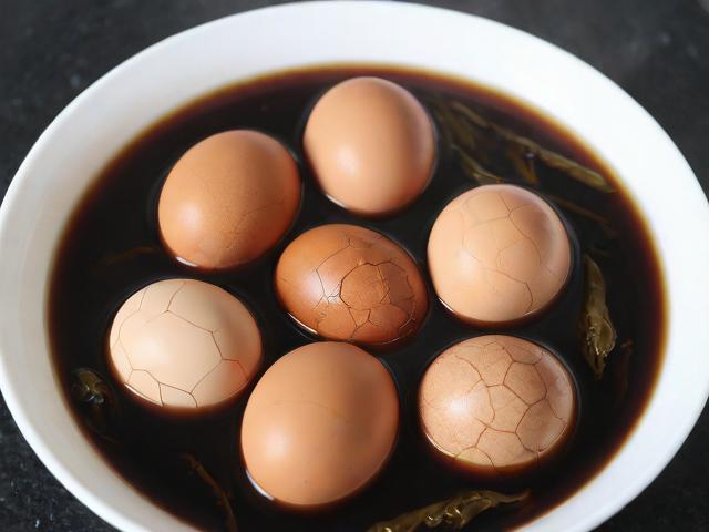 家常煮茶叶蛋的方法：零失败做出香气扑鼻、入味十足的美味