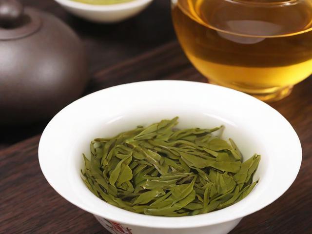 福建什么茶叶最出名？铁观音、武夷岩茶、福鼎白茶全面解析