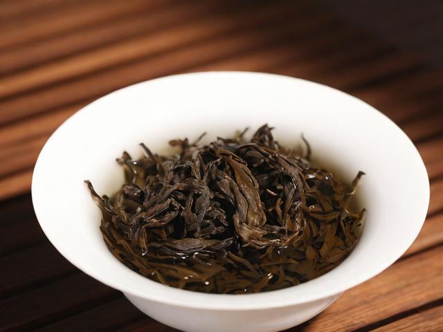 茶叶大红袍属于什么茶？揭秘乌龙茶中的岩茶之王