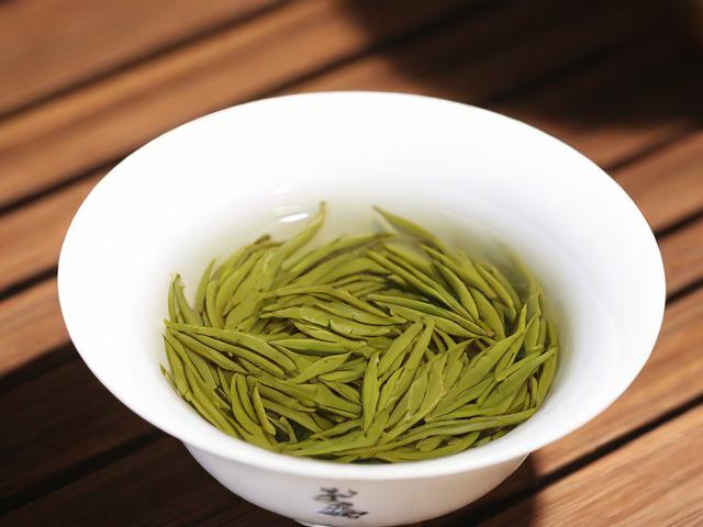 文新茶叶品质与文化解析：如何挑选适合自己的信阳毛尖及红茶