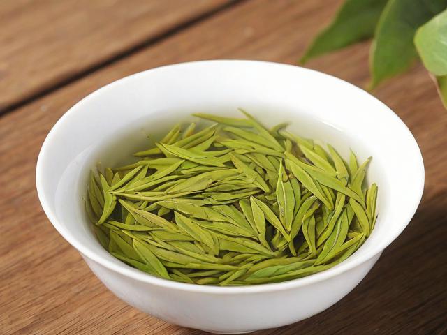 黄金叶茶叶多少钱一斤？全面解析价格区间、品质鉴别与购买指南