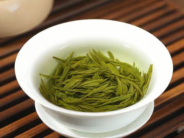 毛冬青茶叶的功效与冲泡技巧：天然草本茶饮助你调理三高与改善睡眠